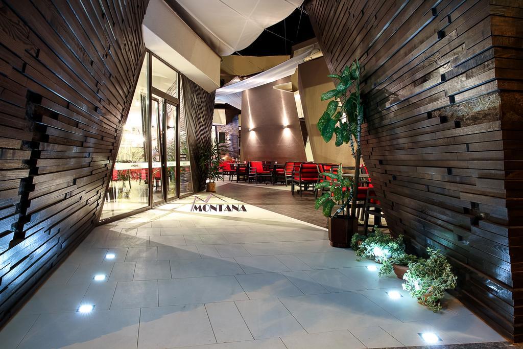 Hotel Montana Viseu de Sus Bagian luar foto
