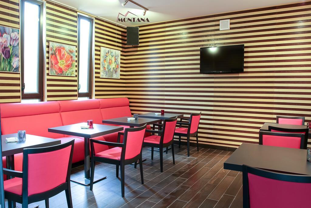 Hotel Montana Viseu de Sus Bagian luar foto