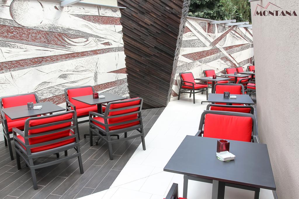 Hotel Montana Viseu de Sus Bagian luar foto